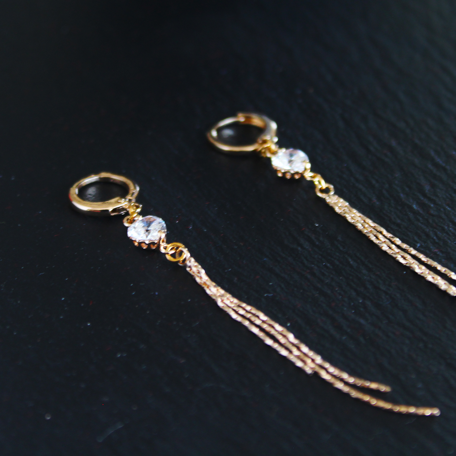 Aretes Colgantes Corazón con Borla — Doble Baño de Oro 18K y Zirconia - Imagen 5