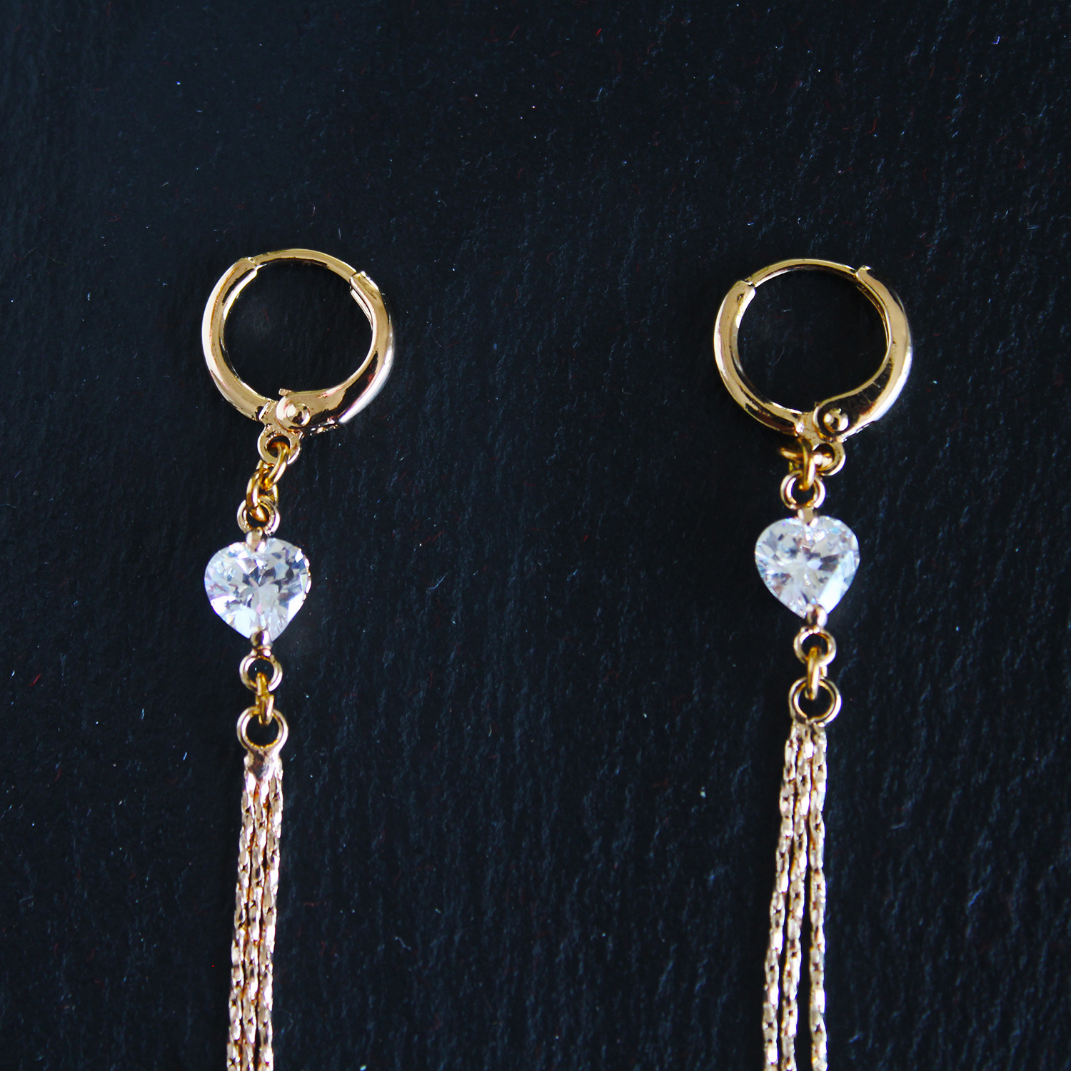 Aretes Colgantes Corazón con Borla — Doble Baño de Oro 18K y Zirconia - Imagen 4