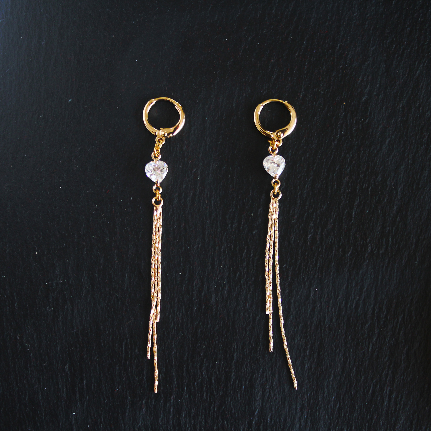 Aretes Colgantes Corazón con Borla — Doble Baño de Oro 18K y Zirconia - Imagen 3